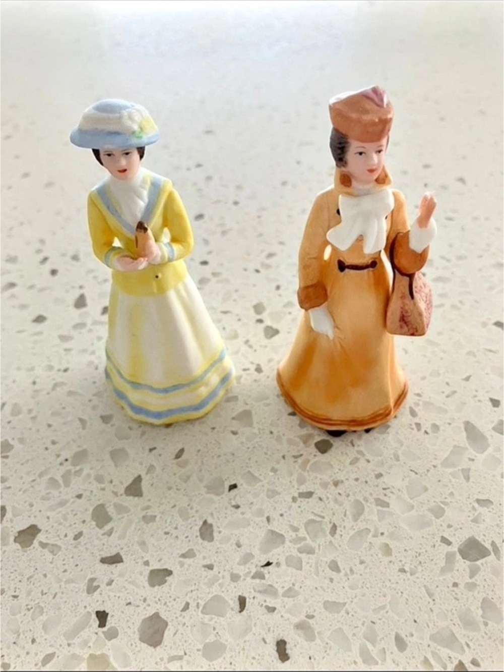 Avon Miniature Albee Club du President / President's Club 1986 Figurine Set